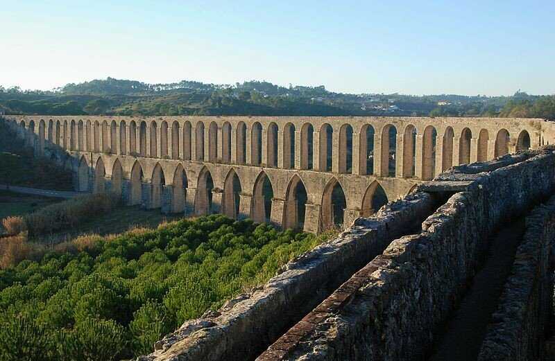 Акведук или мост дьявола в таррагоне (aqüeducte de les ferreres / pont del diable)