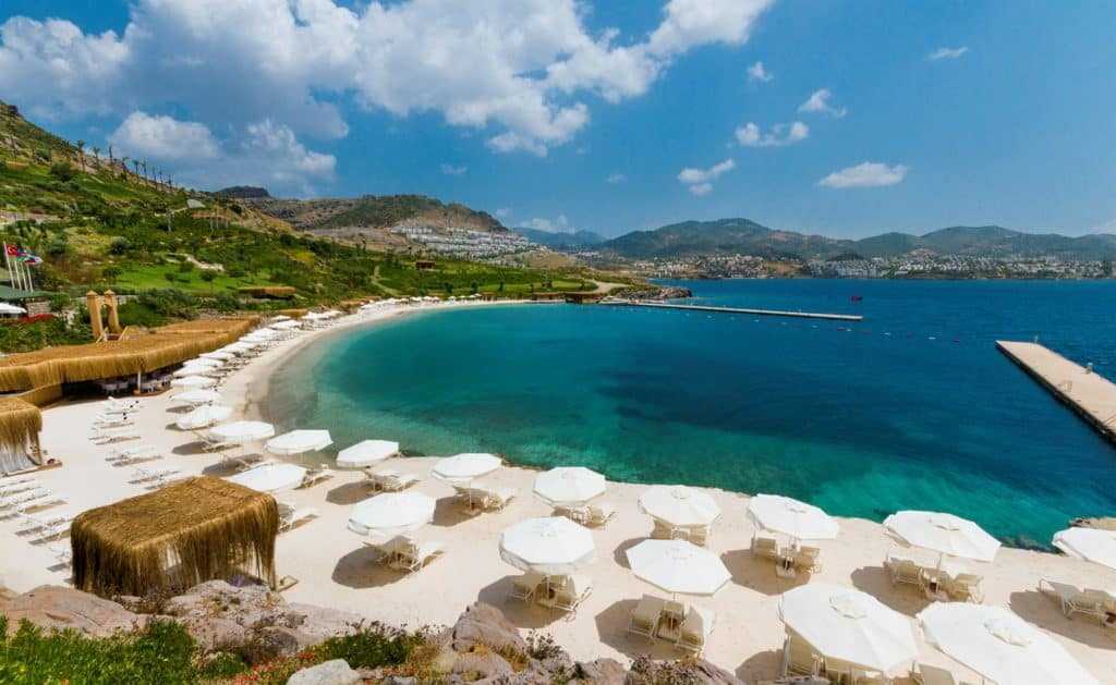 Мармарис - развитый курортный город на западе Турции на побережье Эгейского моря