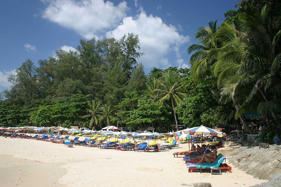 Сурин – малолюдный пляж с бирюзовой водой на пхукете