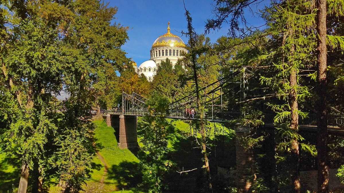 Трипстер кронштадт. Кронштадт мост у морского собора. Кронштадт храм морской славы. Макаровский мост (Кронштадт). Кронштадт Питер.