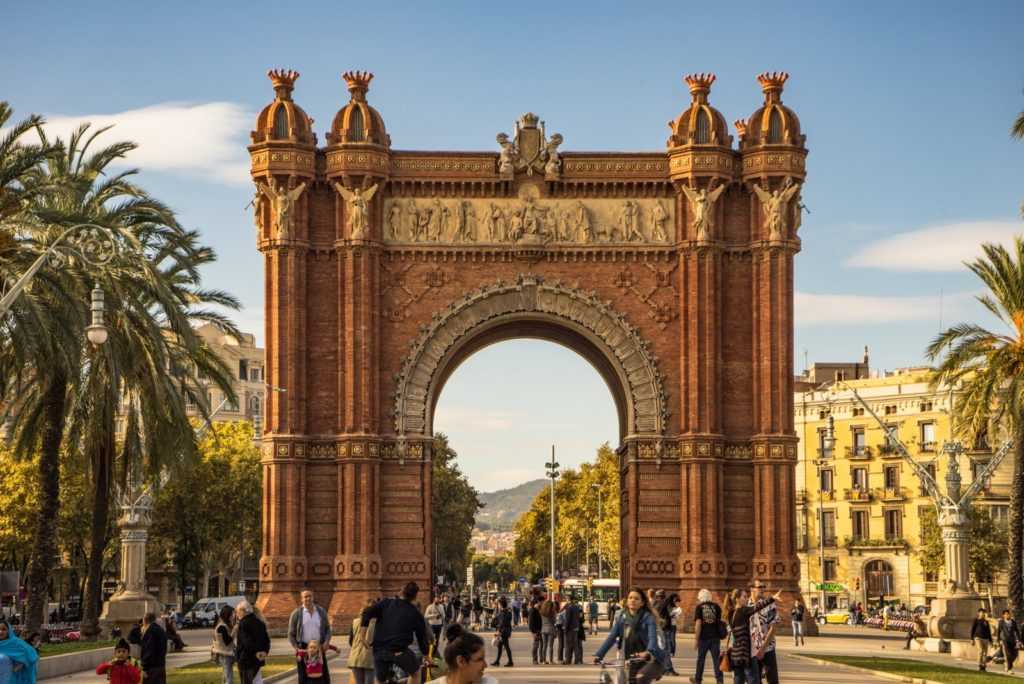 Триумфальная арка в барселоне: история, как добраться