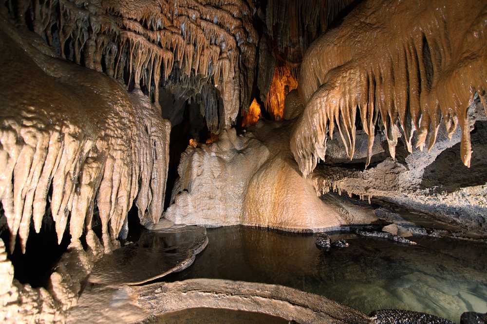 Krasnaya cave Kizil-Koba and Su-Uchkhan waterfall in Crimea near Alushta - opening hours and entrance fee, how to get there, sightseeing tips, map position