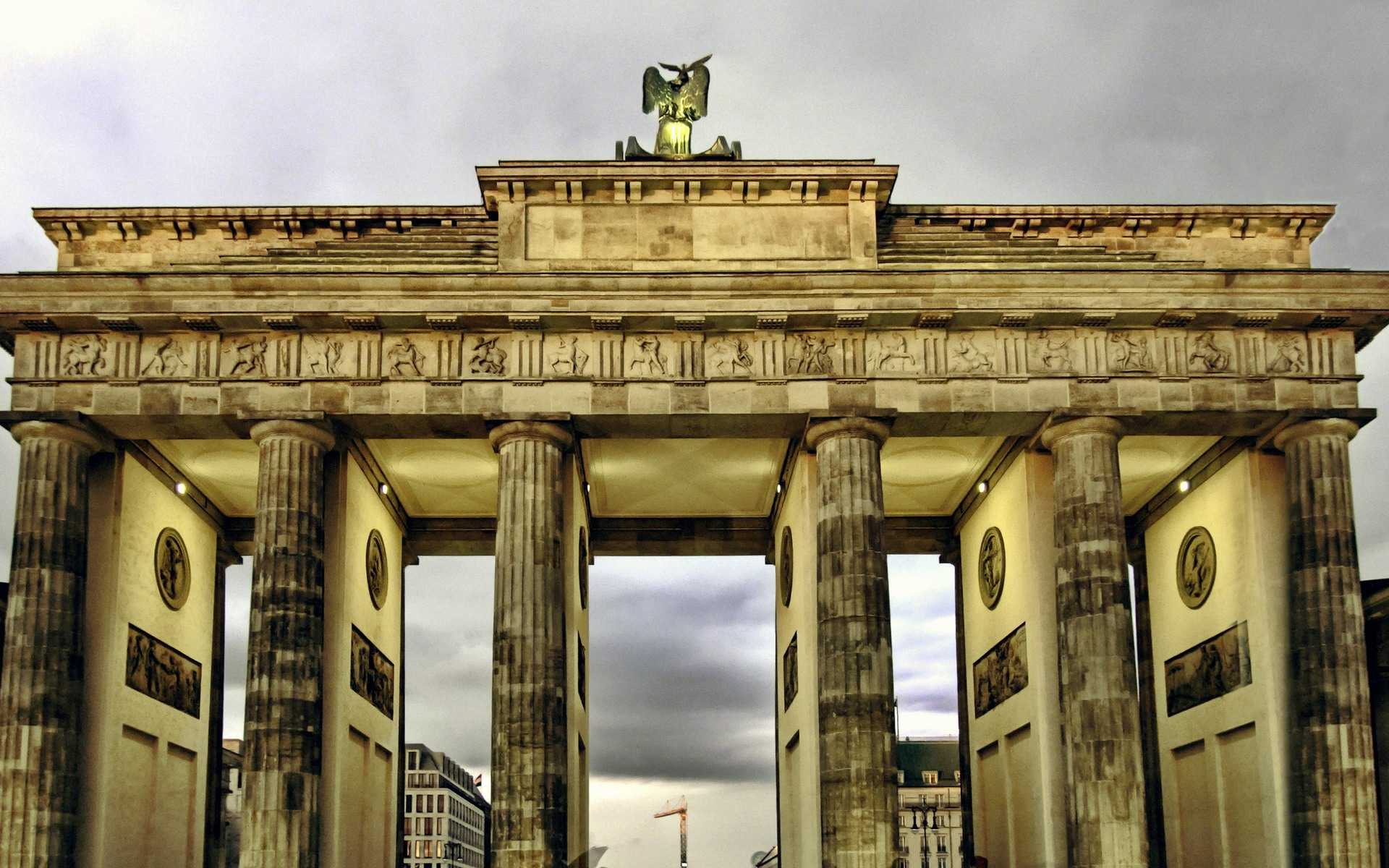 Бранденбургские ворота: история и фото. где находятся бранденбургские ворота?
