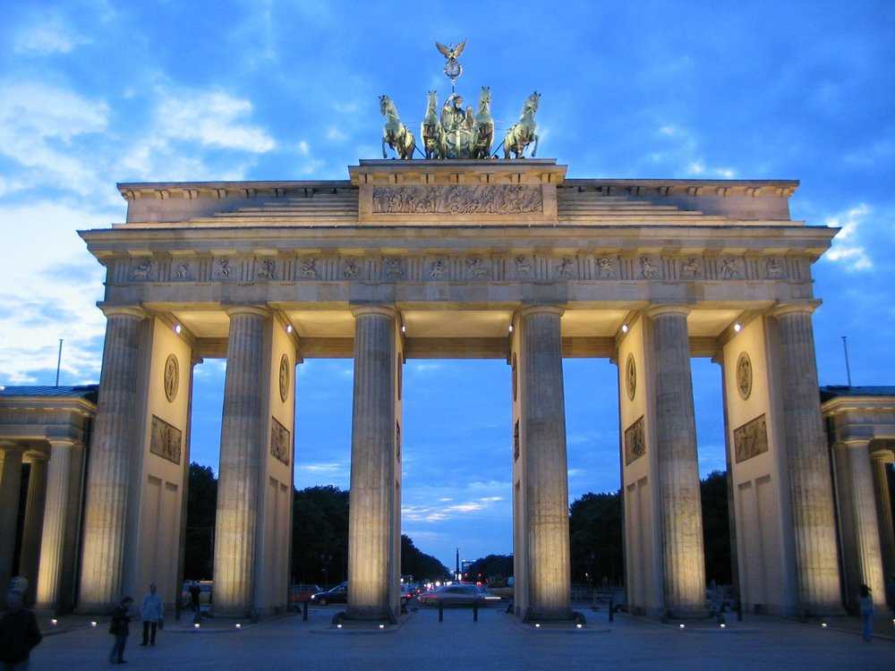 Бранденбургские ворота в берлине: как создавались, архитектура и значение в истории