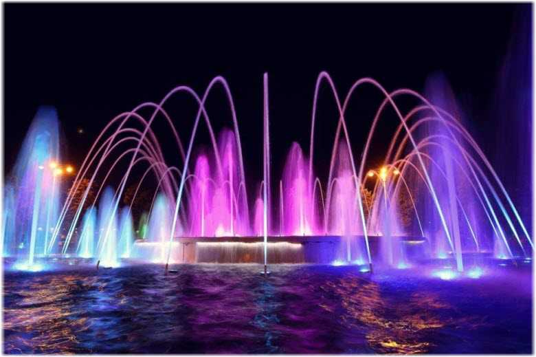 Поющие фонтаны в олимпийском парке сочи
