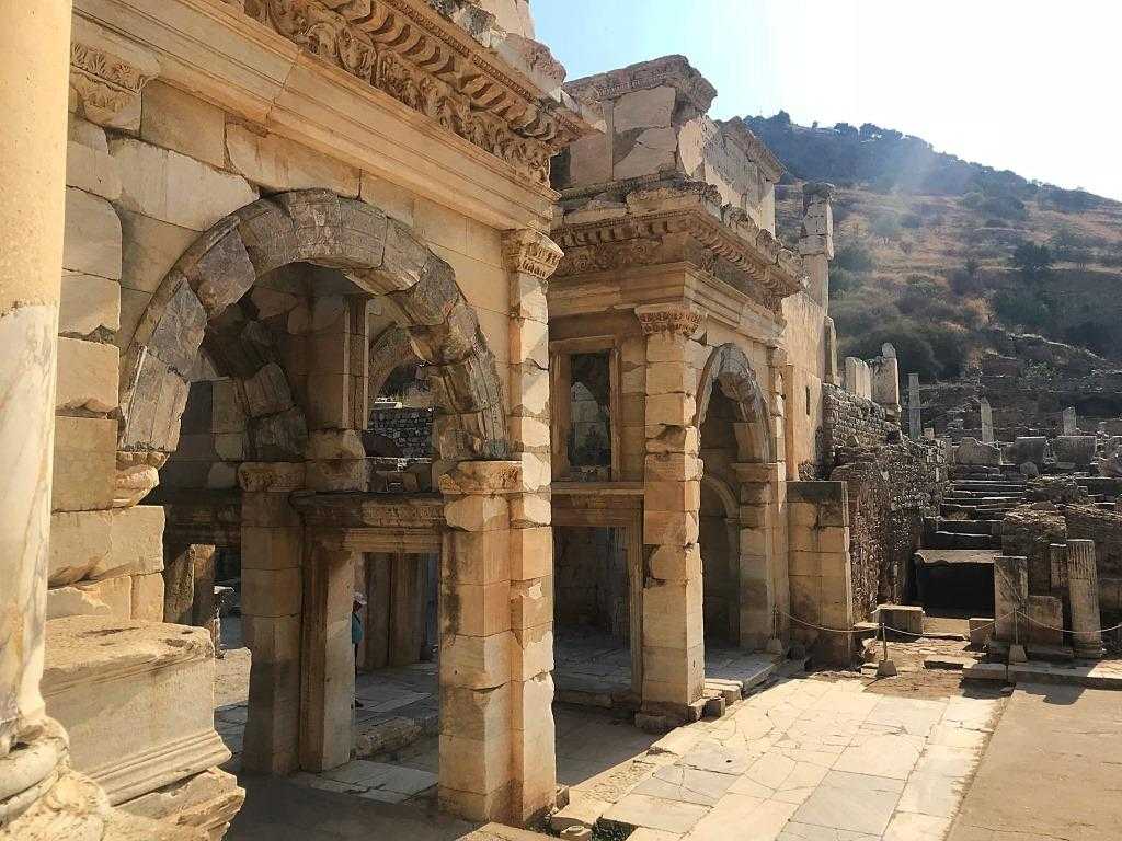 Древний город эфес в турции, история античного города эфес, фото и видео - 2022