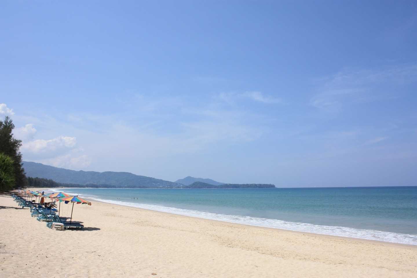 Ao Yon - пляж без волн на Пхукете, который находится на полуострове Панва на восточной