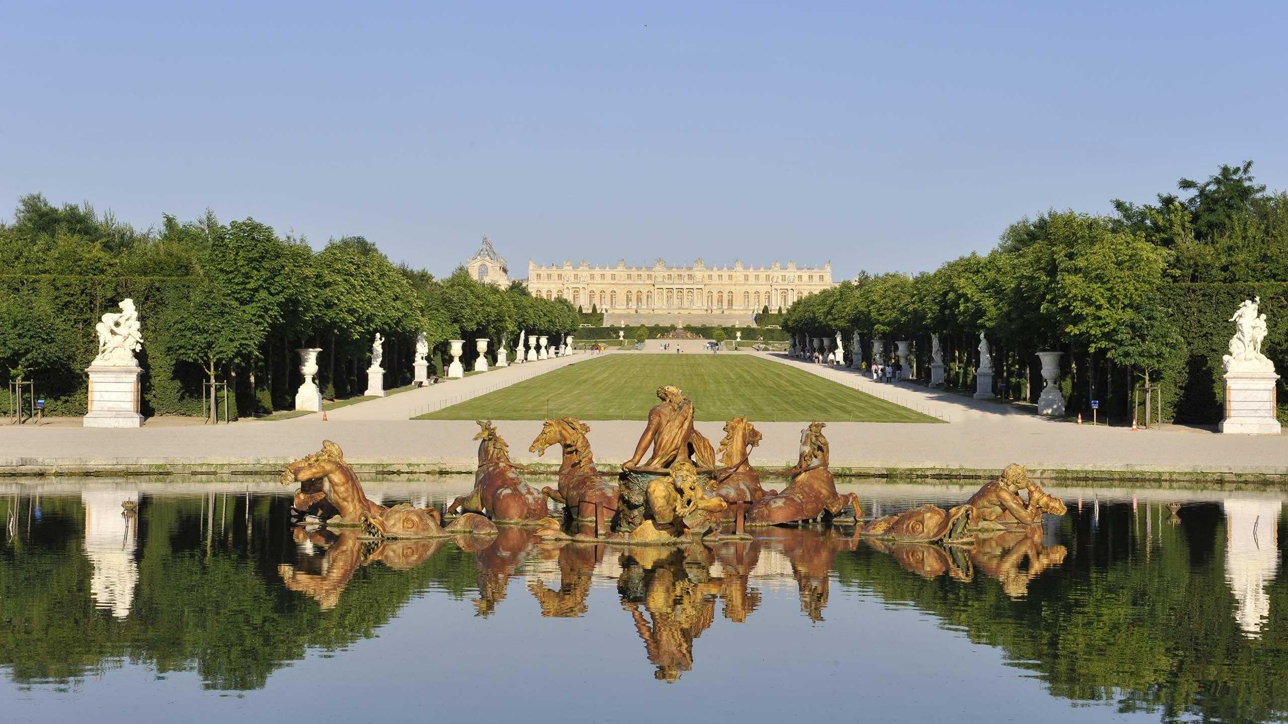 Chateau de versailles. Версаль Париж. Франция достопримечательности Версаль. Версальский дворец и парк. Версальский дворец в Париже.